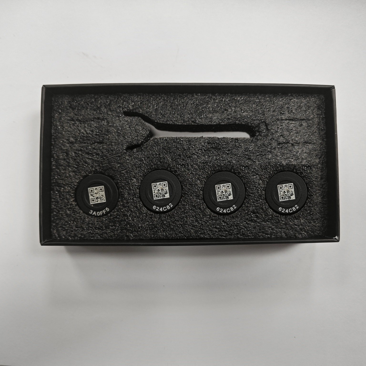 Bluetooth Tpms with 4 External Sensors, Pressure and Temperature. APP Supports IOS and Android Devices, Supporting1-10 Wheels